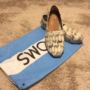 Toms slip ons